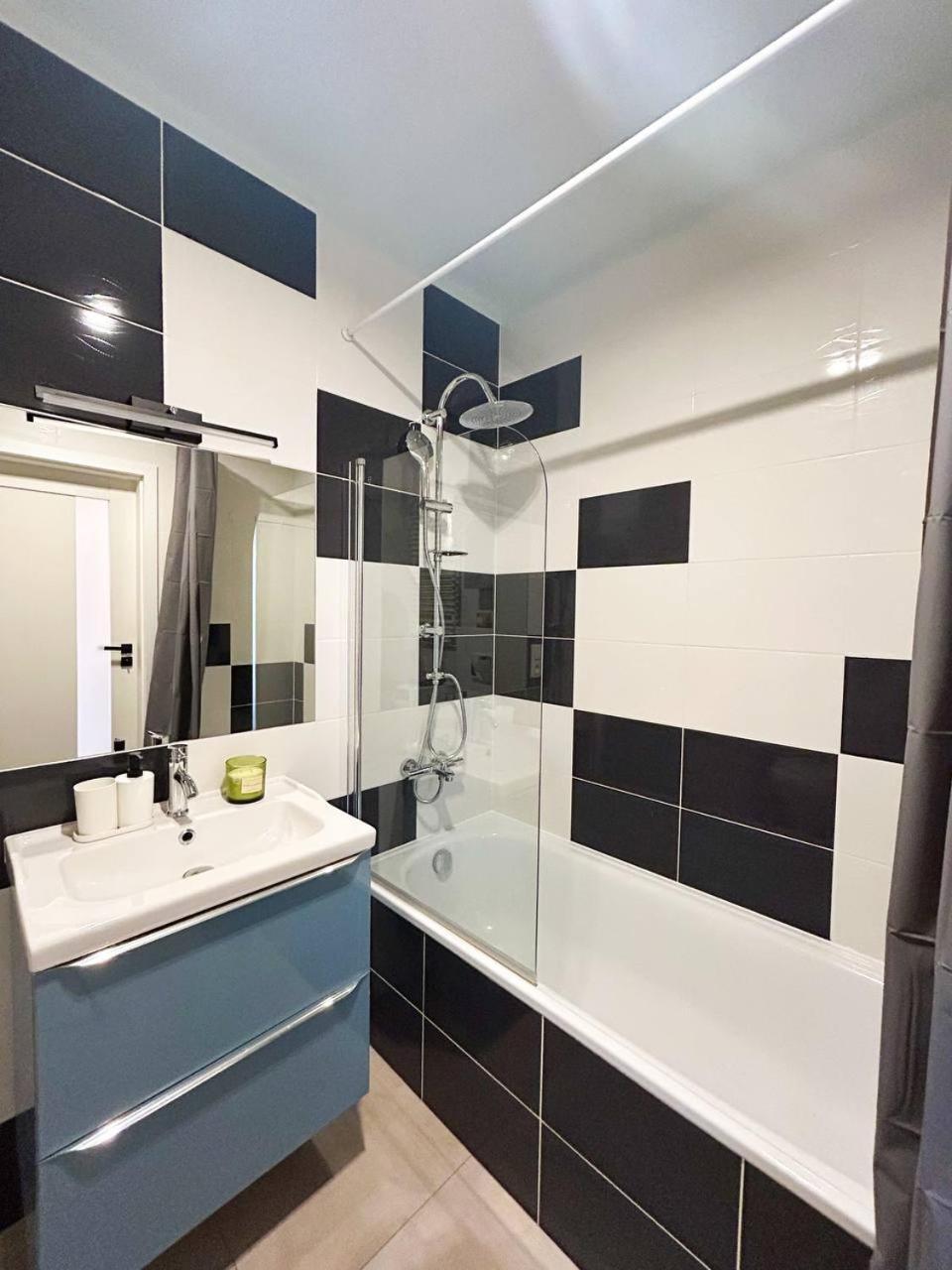 Lumina Luxury 3-Rooms Apartments With Parking Λοτζ Εξωτερικό φωτογραφία