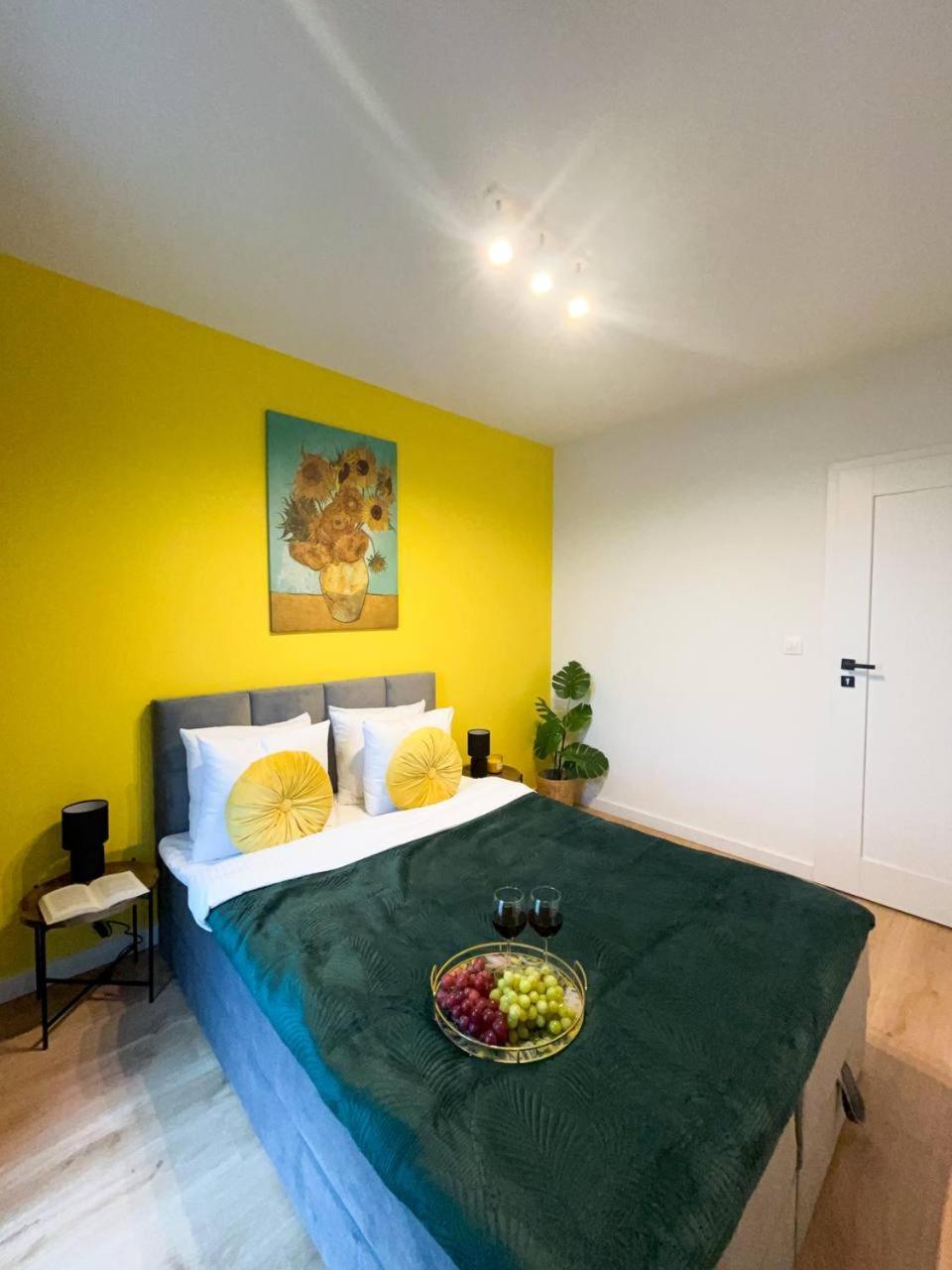 Lumina Luxury 3-Rooms Apartments With Parking Λοτζ Εξωτερικό φωτογραφία